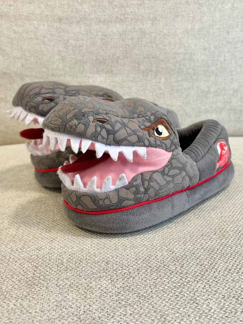 Jurassic World Size 11/12 Kids T-Rex Plush Slippers EUC Dinosaur